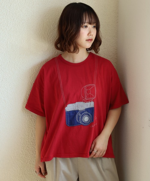 Emago（イマゴ）の「EMAGO ｶﾒﾗﾊﾟｯﾁﾜｰｸT 5分袖（Tシャツ/カットソー・レディース・ホワイト/レッド/ネイビー・FREE）」の11枚目の写真
