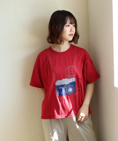Emago（イマゴ）の「EMAGO ｶﾒﾗﾊﾟｯﾁﾜｰｸT 5分袖（Tシャツ/カットソー・レディース・ホワイト/レッド/ネイビー・FREE）」の13枚目の写真