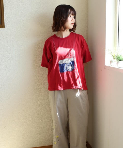 Emago（イマゴ）の「EMAGO ｶﾒﾗﾊﾟｯﾁﾜｰｸT 5分袖（Tシャツ/カットソー・レディース・ホワイト/レッド/ネイビー・FREE）」の16枚目の写真