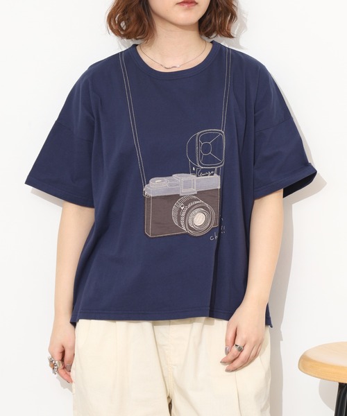 Emago（イマゴ）の「EMAGO ｶﾒﾗﾊﾟｯﾁﾜｰｸT 5分袖（Tシャツ/カットソー・レディース・ホワイト/レッド/ネイビー・FREE）」の17枚目の写真