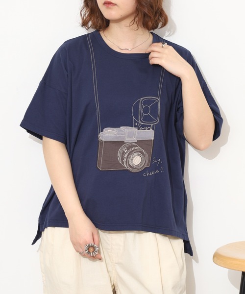 Emago（イマゴ）の「EMAGO ｶﾒﾗﾊﾟｯﾁﾜｰｸT 5分袖（Tシャツ/カットソー・レディース・ホワイト/レッド/ネイビー・FREE）」の18枚目の写真