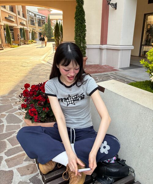 MACNI(マクニ)の「SHOOTING STAR SLIM FIT T-SHIRT MELANGE(Tシャツ/カットソー・レディース・ライトグレー・FREE)」の5枚目の写真
