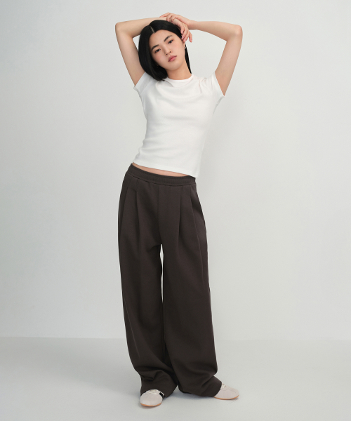 MUSINSA STANDARD WOMAN（ムシンサスタンダードウーマン）の「ウィメンズダブルニットツーピンタックワイドラウンジスウェットパンツ[ダークブラウン]（スウェットパンツ・レディース・その他・X-SMALL/SMALL/MEDIUM/LARGE）」の3枚目の写真
