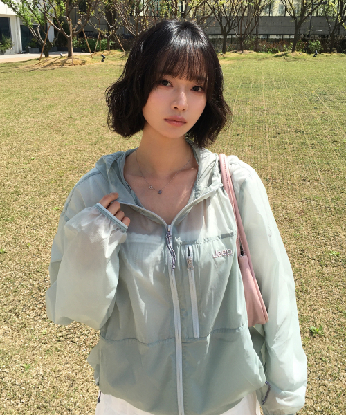 JEEP(ジープ)の「ライトシアーフードウィンドブレーカー (JR5JPU111LM)(ナイロンジャケット・レディース・その他・MEDIUM/LARGE/X-LARGE/2XL/SMALL)」の1枚目の写真