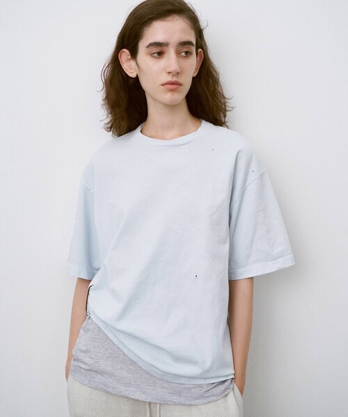 UNFIL(アンフィル)の「UNFIL | コットン製品染め クルーネックTシャツ WOMEN(Tシャツ/カットソー・レディース・ベージュ/ライトブルー/パープル系その他・0)」の1枚目の写真