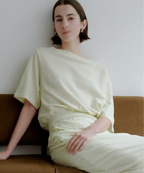 MIESROHE(ミースロエ)の「【洗える】【セットアップ対応】シアー裏毛オフショルトップス(Tシャツ/カットソー・レディース・イエロー/ホワイト/ブラック・F)」の1枚目の写真