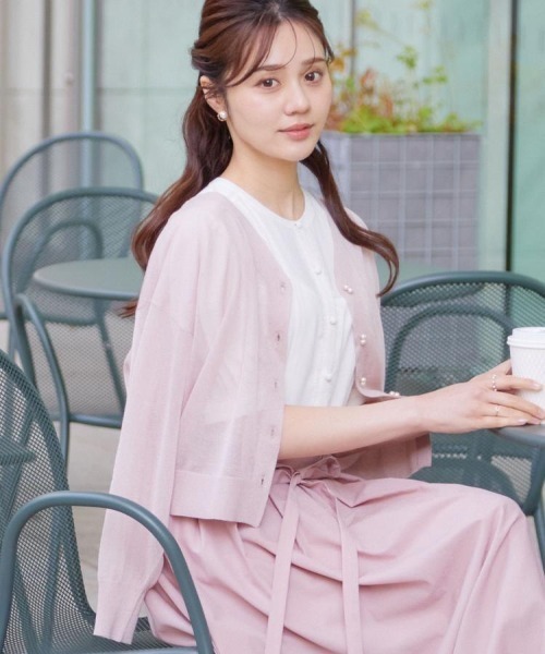 couture brooch（クチュールブローチ）の「【洗える・パール調釦】LEVITA 愛されシアーカーディガン（カーディガン/ボレロ・レディース・オフホワイト/ピンク/ライトグレー/ブラック・42/40/38/36）」の14枚目の写真
