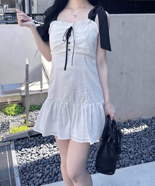INGNI(イング)の「配色リボンコットンレースミニワンピース(ワンピース・レディース・ホワイト×ブラック/ブラック×ホワイト・M)」の2枚目の写真