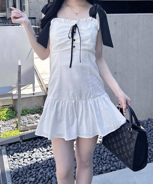 INGNI(イング)の「配色リボンコットンレースミニワンピース(ワンピース・レディース・ホワイト×ブラック/ブラック×ホワイト・M)」の4枚目の写真