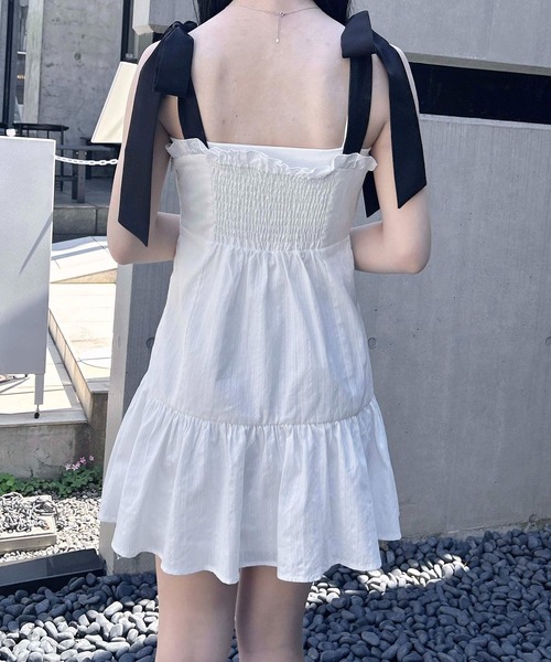 INGNI(イング)の「配色リボンコットンレースミニワンピース(ワンピース・レディース・ホワイト×ブラック/ブラック×ホワイト・M)」の7枚目の写真