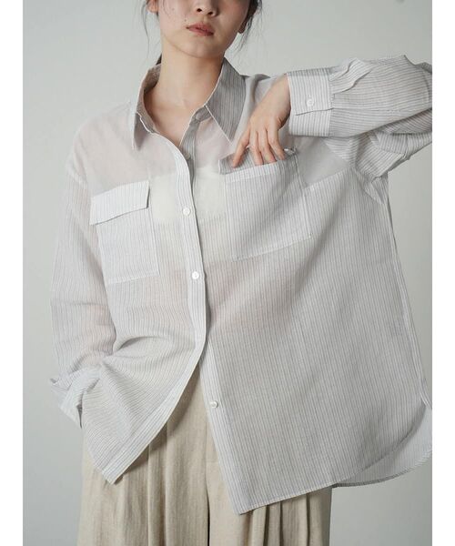 FIKA.(フィーカ)の「Sheer docking stripe shirt(シャツ/ブラウス・レディース・オフホワイト/グレー・FREE)」の3枚目の写真