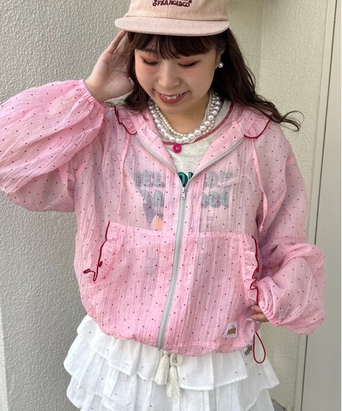HELLO.SANFRANCISCO(ハローサンフランシスコ)の「【HELLO.SANFRANCISCO/ハローサンフランシスコ】ドット柄フリルシアーパーカー(パーカー・レディース・ピンク/グリーン/ホワイト・ONE SIZE)」の1枚目の写真