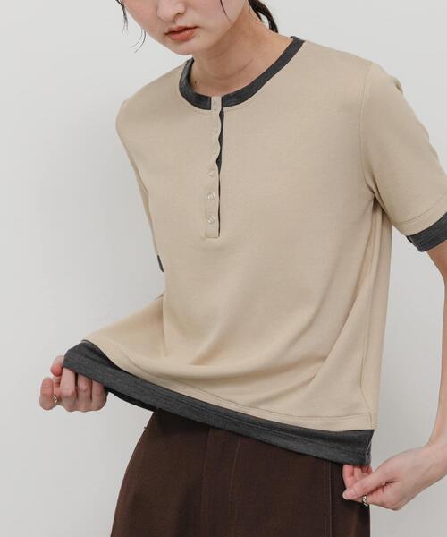 SENSE OF PLACE by URBAN RESEARCH(センスオブプレイスバイアーバンリサーチ)の「ヘンリーネックレイヤードトップ(半袖)(Tシャツ/カットソー・レディース・グレー/ブラック/ベージュ・ONE)」の3枚目の写真
