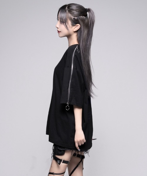 REFLEM(レフレム)の「『REFLEM/レフレム』ショルダーZIP箔プリントTシャツ(Tシャツ/カットソー・レディース・ブラック×パープル/ブラック×シルバー・FREE)」の10枚目の写真