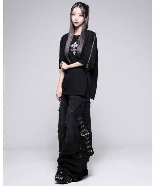 REFLEM(レフレム)の「『REFLEM/レフレム』ショルダーZIP箔プリントTシャツ(Tシャツ/カットソー・レディース・ブラック×パープル/ブラック×シルバー・FREE)」の8枚目の写真