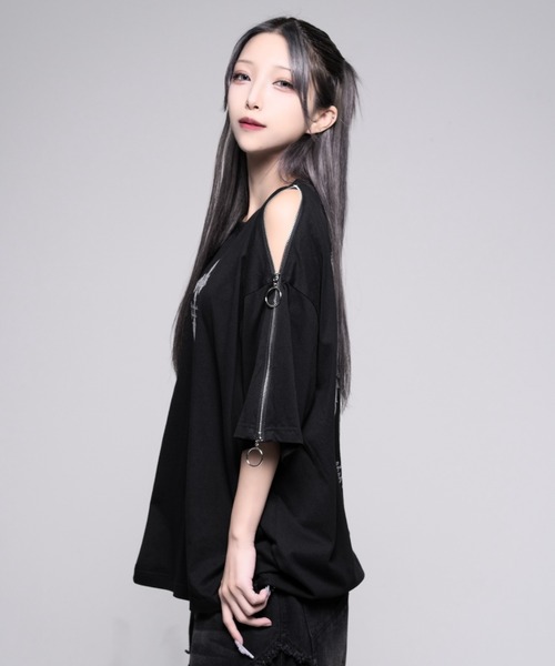 REFLEM(レフレム)の「『REFLEM/レフレム』ショルダーZIP箔プリントTシャツ(Tシャツ/カットソー・レディース・ブラック×パープル/ブラック×シルバー・FREE)」の5枚目の写真
