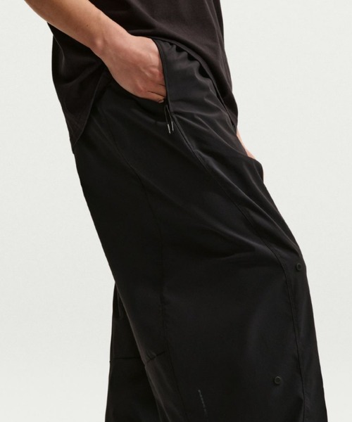 NIKE(ナイキ)の「NIKE AS M NK UV TECH HELIOS SUN PNT / ナイキ UV テック ヘリオス サン パンツ 【SP】(その他パンツ・メンズ・ライトオリーブ/ブラック・S/M/L/XL/XXL)」の7枚目の写真