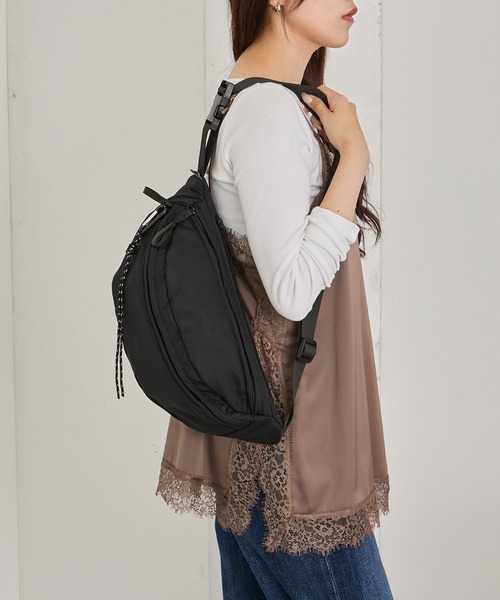 ALTROSE(アルトローズ)の「【ALT ROSE】ティムボディバッグ 250090(ボディバッグ/ウエストポーチ・レディース・カーキ/シルバー/グレー/ベージュ/ブラック・FREE)」の12枚目の写真