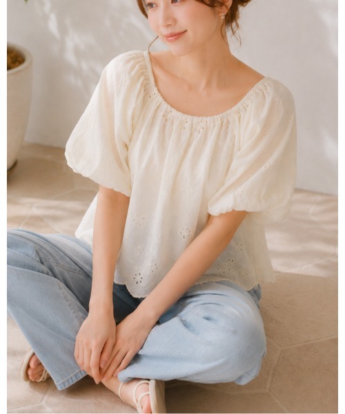 FAZVY(ファズビー)の「小花刺繍コットンブラウス(シャツ/ブラウス・レディース・ベージュ・M)」の5枚目の写真