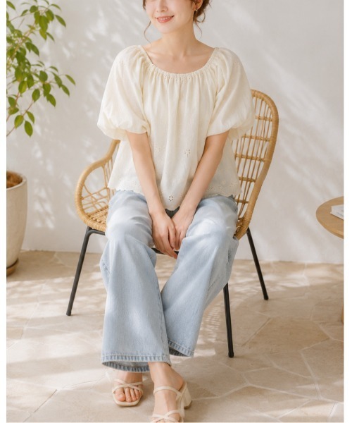 FAZVY(ファズビー)の「小花刺繍コットンブラウス(シャツ/ブラウス・レディース・ベージュ・M)」の14枚目の写真