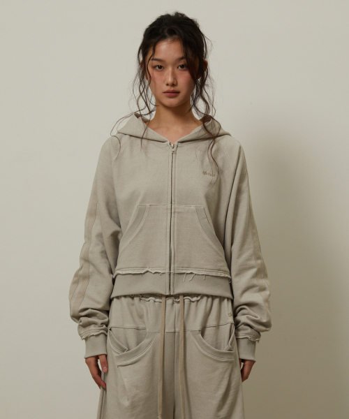 GIMOR(ギマー)の「Baggy Distressed Zip-Up Beige(パーカー・レディース・その他・SMALL)」の2枚目の写真