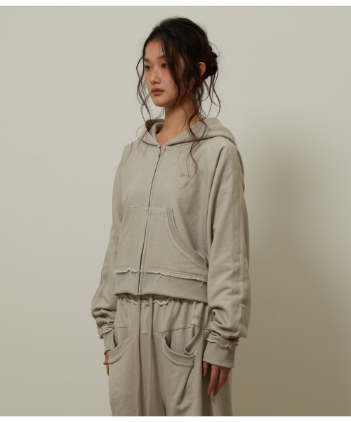 GIMOR(ギマー)の「Baggy Distressed Zip-Up Beige(パーカー・レディース・その他・SMALL)」の3枚目の写真