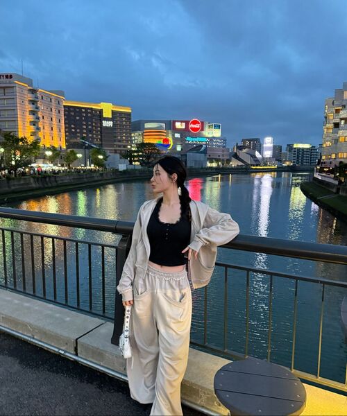 GIMOR(ギマー)の「Baggy Distressed Zip-Up Beige(パーカー・レディース・その他・SMALL)」の7枚目の写真