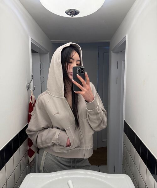 GIMOR(ギマー)の「Baggy Distressed Zip-Up Beige(パーカー・レディース・その他・SMALL)」の9枚目の写真