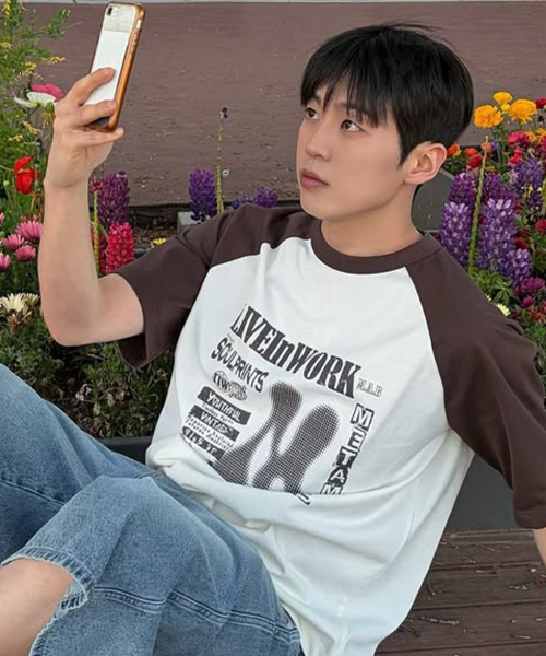 MINDBRIDGE（マインドブリッジ）の「[ON]グラフィックオーバーサイズラグラン半袖Tシャツ - 2カラー（Tシャツ/カットソー・メンズ・ブラウン/ダークグレー・100/110/95/105）」の13枚目の写真