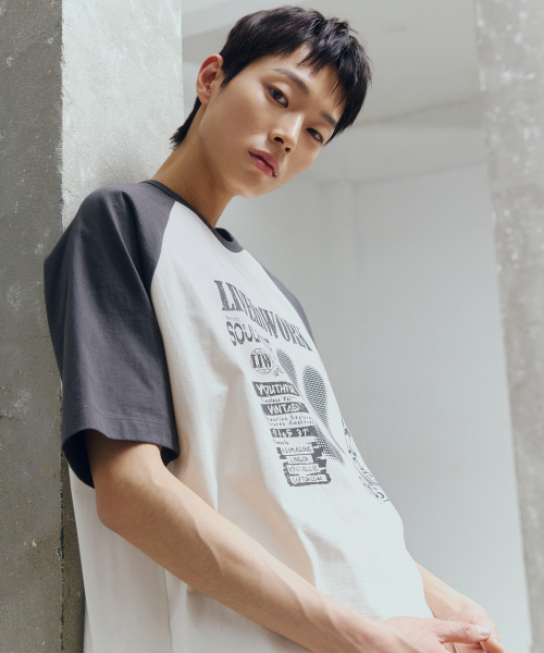 MINDBRIDGE（マインドブリッジ）の「[ON]グラフィックオーバーサイズラグラン半袖Tシャツ - 2カラー（Tシャツ/カットソー・メンズ・ブラウン/ダークグレー・100/110/95/105）」の11枚目の写真