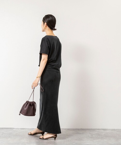 NOLLEY’S Sophi（ノーリーズソフィ）の「【BECシリーズ】ウォッシャブルキュプラサテンジャージードレーププルオーバー（Tシャツ/カットソー・レディース・ダークブラウン/ブラック・38）」の7枚目の写真