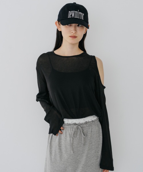 duei(デュイ)の「アシメカットアウトシアーロングスリーブトップス(Tシャツ/カットソー・レディース・ネイビー/ブラック・FREE)」の1枚目の写真