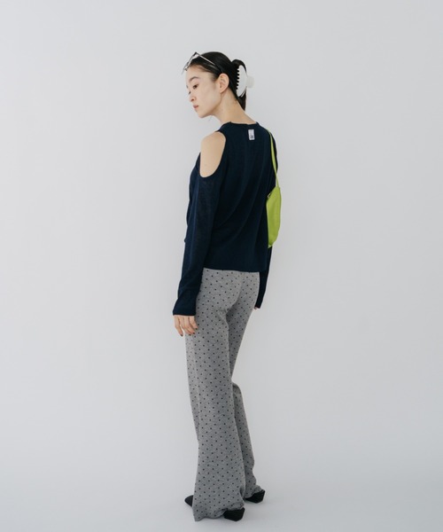 duei(デュイ)の「アシメカットアウトシアーロングスリーブトップス(Tシャツ/カットソー・レディース・ネイビー/ブラック・FREE)」の17枚目の写真