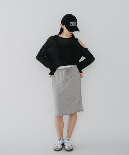 duei(デュイ)の「アシメカットアウトシアーロングスリーブトップス(Tシャツ/カットソー・レディース・ネイビー/ブラック・FREE)」の6枚目の写真