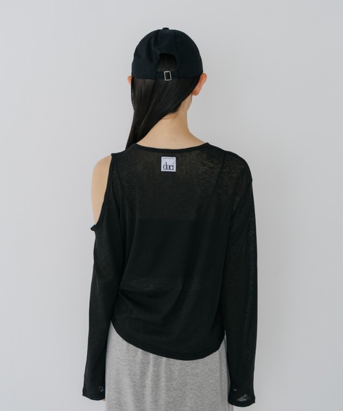 duei(デュイ)の「アシメカットアウトシアーロングスリーブトップス(Tシャツ/カットソー・レディース・ネイビー/ブラック・FREE)」の4枚目の写真