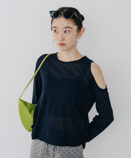 duei(デュイ)の「アシメカットアウトシアーロングスリーブトップス(Tシャツ/カットソー・レディース・ネイビー/ブラック・FREE)」の9枚目の写真