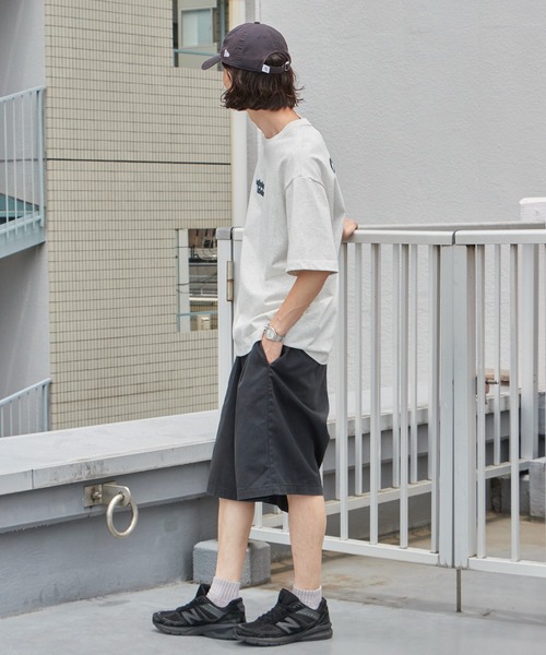 Calvin Klein（カルバン・クライン）の「Calvin Klein/カルバンクライン エンブロイダリーロゴリラックス Tシャツ SS RLXD 300 GSM HIGH PILE TEE 刺繍 ブランドロゴ クルーネック 半袖 メンズ レディース 2026年 夏 夏服 秋 秋服（Tシャツ/カットソー・メンズ・アッシュグレー/グリーン系その他・S/M/L/XL）」の11枚目の写真