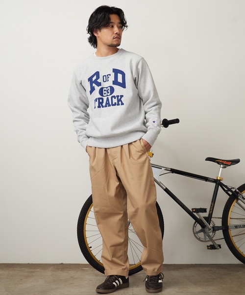 Champion(チャンピオン)の「Champion/チャンピオン REVERSE WEAVE(R) CREW NECK SWEATSHIRT リバースウィーブ クルーネック スウェットシャツ カレッジ ロゴ フロント プリント 2026年秋冬 秋服 冬服(スウェット・メンズ・ブラック/ブラウン/シルバーグレー・M/L)」の20枚目の写真