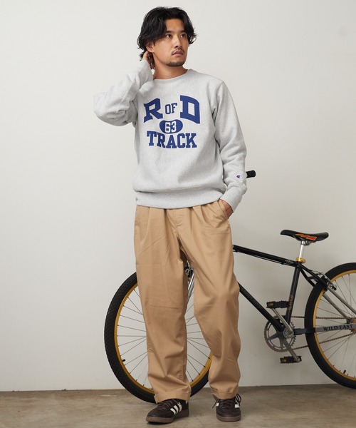 Champion(チャンピオン)の「Champion/チャンピオン REVERSE WEAVE(R) CREW NECK SWEATSHIRT リバースウィーブ クルーネック スウェットシャツ カレッジ ロゴ フロント プリント 2026年秋冬 秋服 冬服(スウェット・メンズ・ブラック/ブラウン/シルバーグレー・M/L)」の21枚目の写真