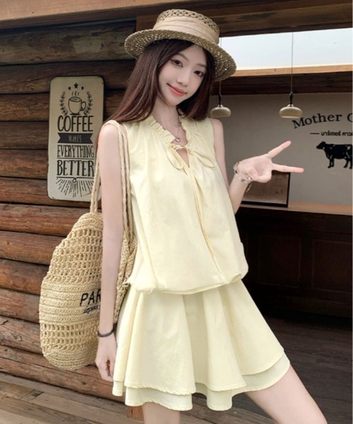 kirakiraShop(キラキラショップ)の「フリル ネック ブラウジング ワンピース 袖なし ノースリーブ(ワンピース・レディース・ブルー/アイボリー・FREE)」の4枚目の写真