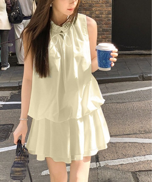 kirakiraShop(キラキラショップ)の「フリル ネック ブラウジング ワンピース 袖なし ノースリーブ(ワンピース・レディース・ブルー/アイボリー・FREE)」の7枚目の写真