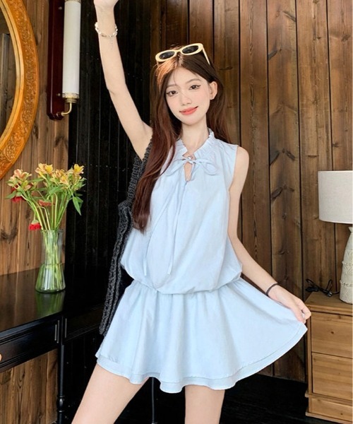 kirakiraShop(キラキラショップ)の「フリル ネック ブラウジング ワンピース 袖なし ノースリーブ(ワンピース・レディース・ブルー/アイボリー・FREE)」の13枚目の写真