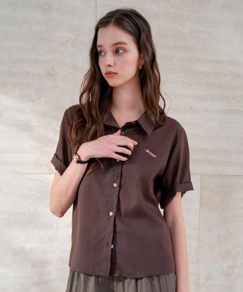 PIGMENT（ピグメント）の「アサハーフワッペンシャツ (KYNB2604025)（シャツ/ブラウス・レディース・ホワイト/スカイブルー/ネイビー/ブラウン/ミント・FREE）」の7枚目の写真