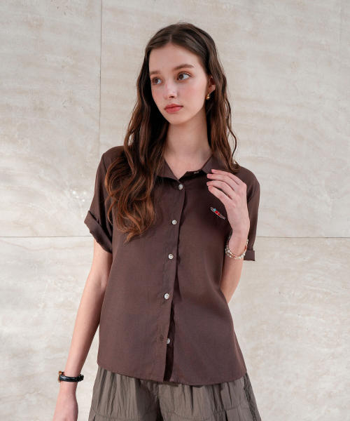 PIGMENT（ピグメント）の「アサハーフワッペンシャツ (KYNB2604025)（シャツ/ブラウス・レディース・ホワイト/スカイブルー/ネイビー/ブラウン/ミント・FREE）」の8枚目の写真