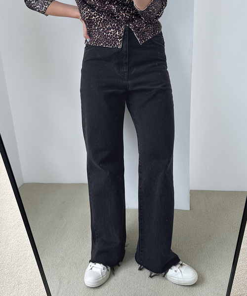 SLOBE IENA（スローブイエナ）の「《シリーズあり》LE DENIM LEAN BOOTY LEGデニム（デニムパンツ・レディース・スカイブルー/ブラック・36/38）」の2枚目の写真