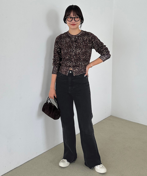 SLOBE IENA（スローブイエナ）の「《シリーズあり》LE DENIM LEAN BOOTY LEGデニム（デニムパンツ・レディース・スカイブルー/ブラック・36/38）」の3枚目の写真