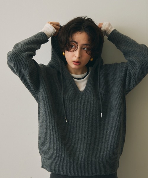 Trish(トリッシュ)の「ニットフードパーカー(ニット/セーター・レディース・ブラウン/チャコールグレー・MEDIUM)」の18枚目の写真