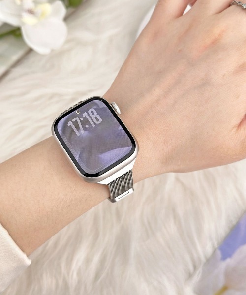 Fun & Daily（ファンアンドデイリー）の「Stainless Mesh Apple Watch Band  / アップルウォッチバンド（デジタル腕時計・レディース・シルバー/ブラック・A/B）」の5枚目の写真