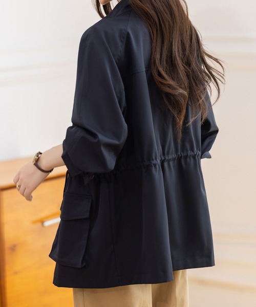 AMAJI(アマジ)の「ルーズ トレンチコート(トレンチコート・レディース・ネイビー/ベージュ・SMALL/MEDIUM/LARGE/X-LARGE)」の4枚目の写真