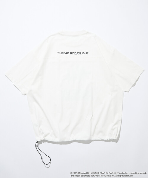 FREAK'S STORE（フリークスストア）の「限定展開 DEAD BY DAYLIGHT 別注 ビッグロゴ ヘムコード フットボールTシャツ（Tシャツ/カットソー・メンズ・ホワイト/グレー/ブラック・MEDIUM/LARGE/X-LARGE）」の5枚目の写真